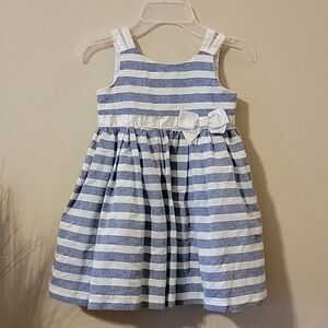 𝅺TAHARI BABY BLUE AND WHITE STRIPED SLEEVELESS DRESS WITH BOW, SIZE 4